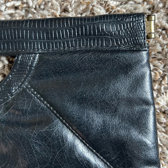 Azok Vintage Leather Clutch - Picture 10 of 15